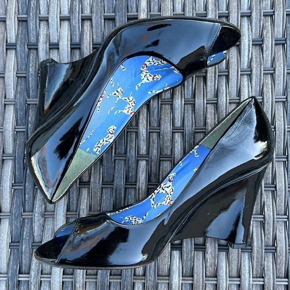 Stuart WEITZMAN Black Patent Leather Peep Toe Wedges - Picture 6 of 16